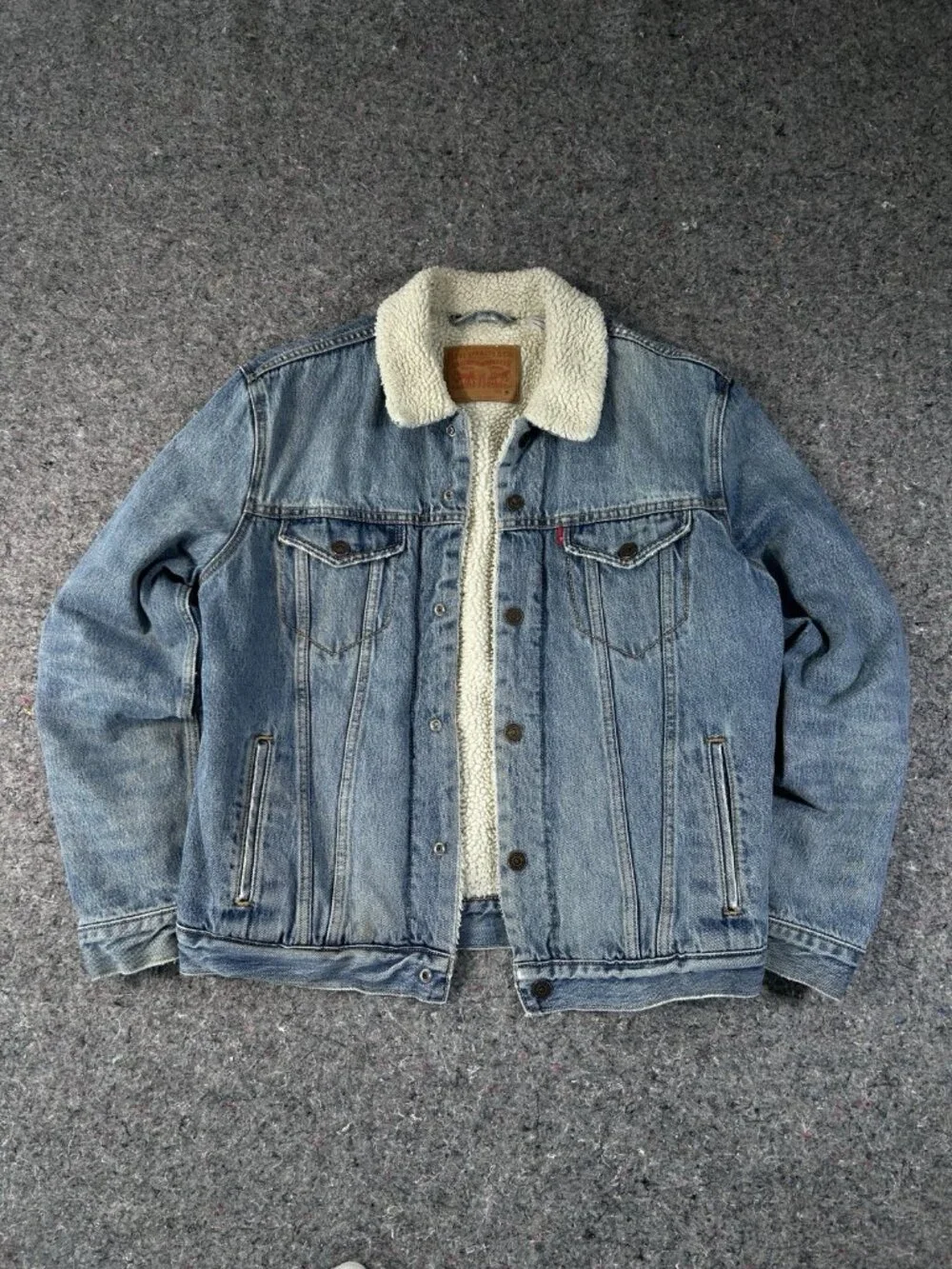 Levi's Type III Sherpa Trucker Jacket Blue Denim Men’s Size M  16365-0044